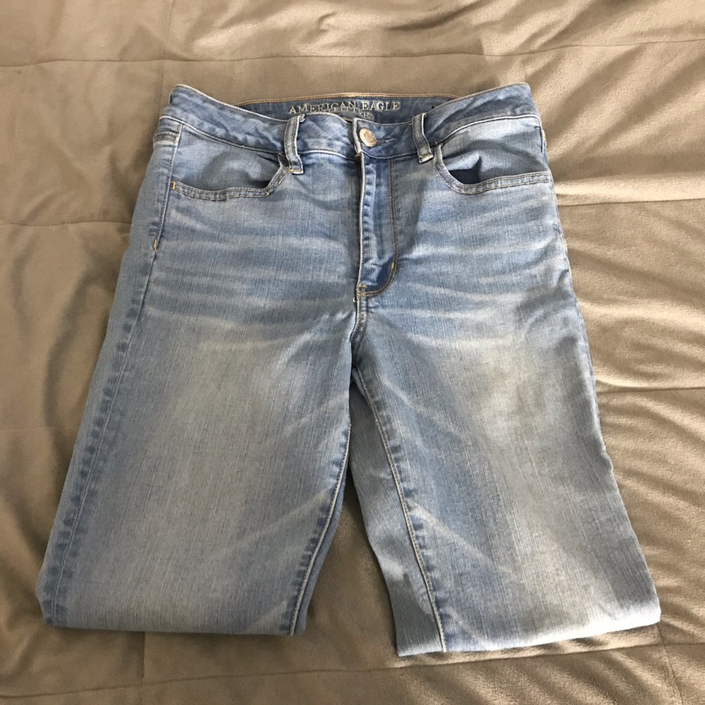 American Eagle Light Wash Jeans